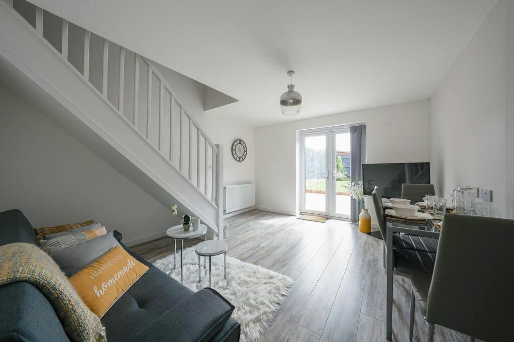 Stylish 2-Bed Home - For Company Contractor And Leisure Stays - Nec, Airport, Hs2, Contractors, Resort World Birmingham Zewnętrze zdjęcie