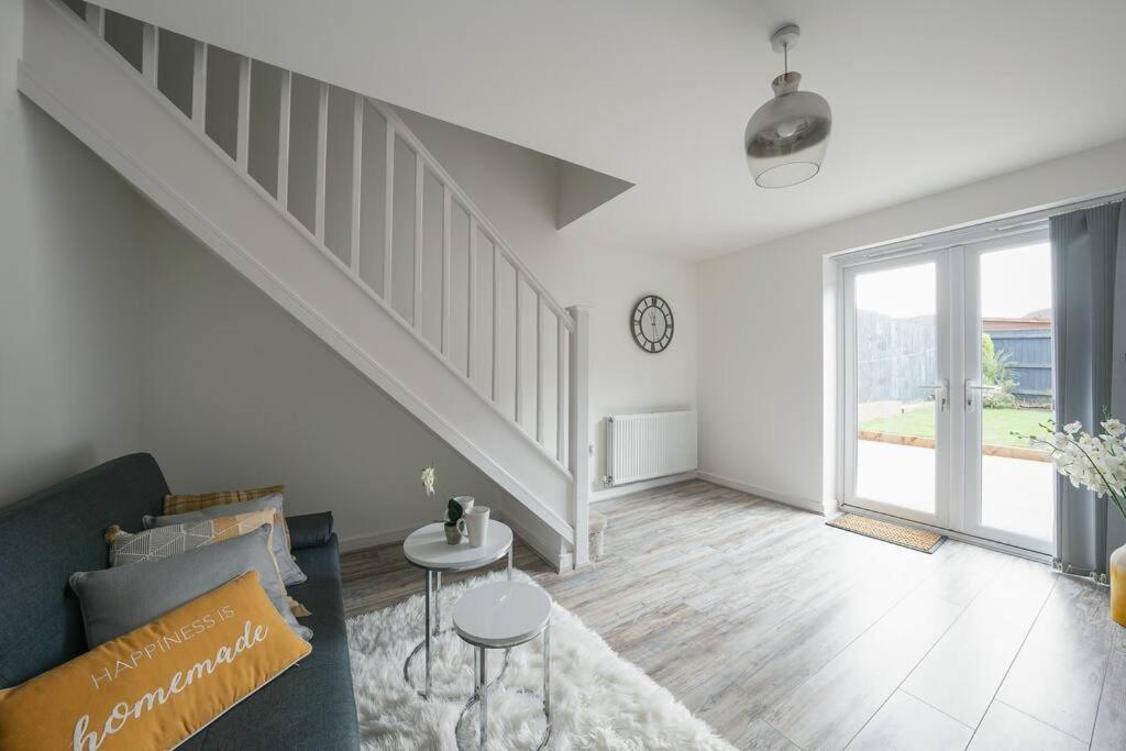 Stylish 2-Bed Home - For Company Contractor And Leisure Stays - Nec, Airport, Hs2, Contractors, Resort World Birmingham Zewnętrze zdjęcie