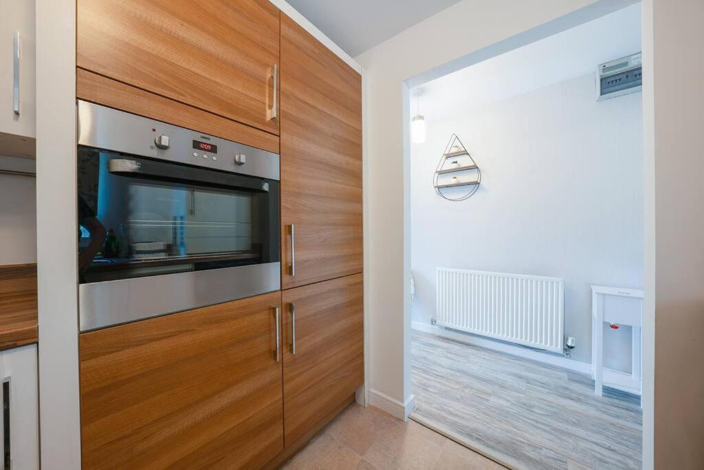 Stylish 2-Bed Home - For Company Contractor And Leisure Stays - Nec, Airport, Hs2, Contractors, Resort World Birmingham Zewnętrze zdjęcie
