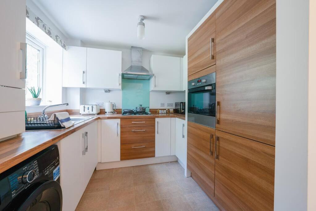 Stylish 2-Bed Home - For Company Contractor And Leisure Stays - Nec, Airport, Hs2, Contractors, Resort World Birmingham Zewnętrze zdjęcie