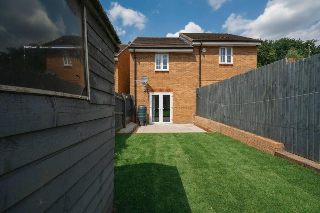 Stylish 2-Bed Home - For Company Contractor And Leisure Stays - Nec, Airport, Hs2, Contractors, Resort World Birmingham Zewnętrze zdjęcie